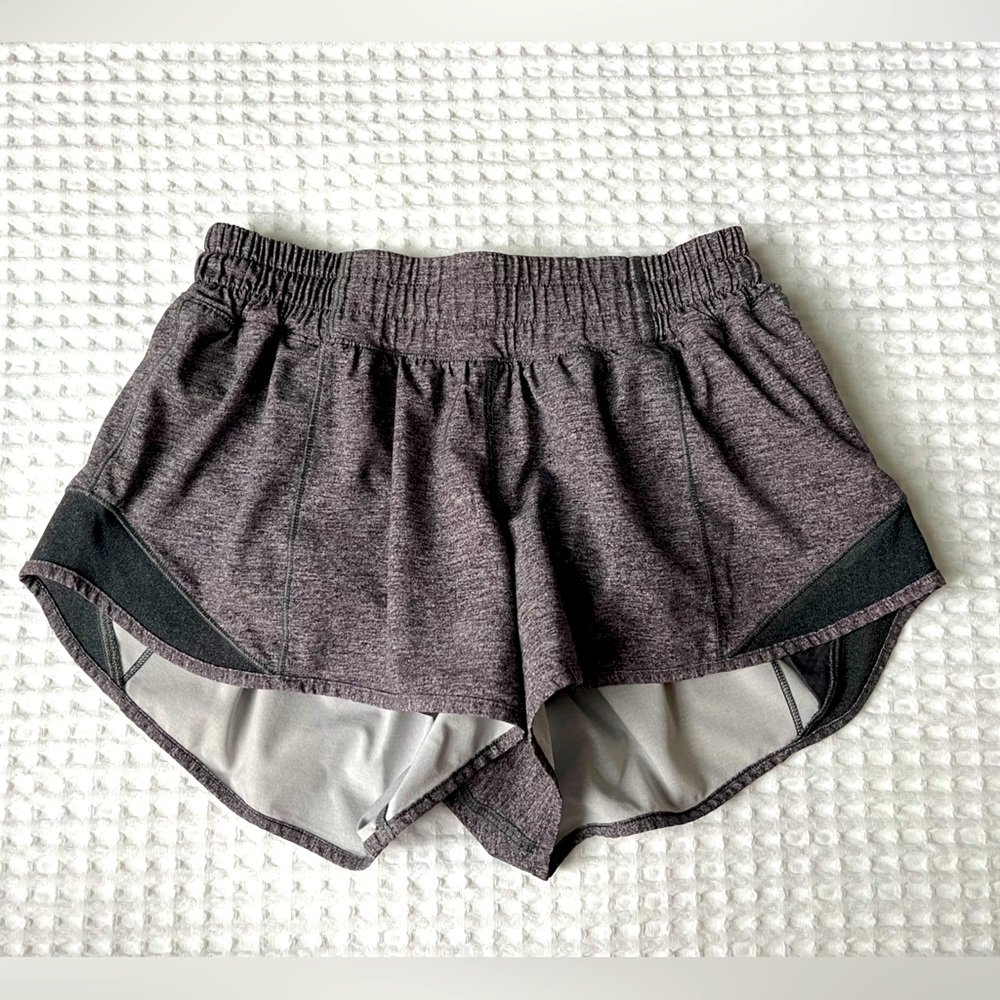 Lululemon Hotty Hot Short low rise Size 4, 2.5” heather grey